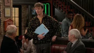 BDG Yosemite Half-Zip Pile Fleece Sweatshirt worn by David Crane (Anders Keith) as seen in Frasier (S02E01)