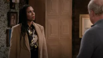 Abrigo de fieltro de mezcla de lana Rag & Bone Wooster usado por Olivia Finch (Toks Olagundoye) como se ve en Frasier (S02E01)