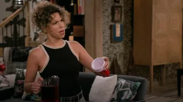 Haut A.L.C. Nelly porté par Eve (Jess Salgueiro) vu dans Frasier (S02E01)