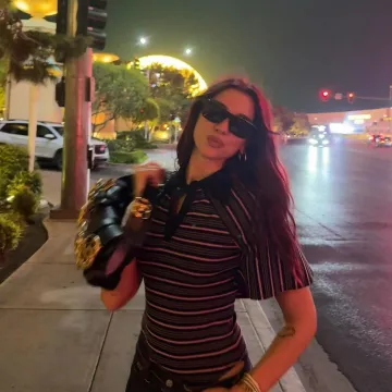 Givenchy Gv40026U Sunglasses worn by Dua Lipa on her Instagram on September 23, 2024