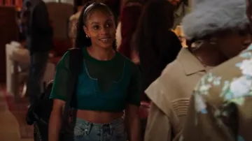 Bdg Urban Outfitters Seamless Go For Gold Crop Top porté par Simone Hicks (Geffri Maya Hightower) tel qu’on le voit dans All American : Homecoming (S03E12)