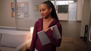 Veste Lululemon Define portée par Simone Hicks (Geffri Maya Hightower) telle que vue dans All American : Homecoming (S03E12)