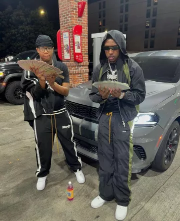 Gafas de sol Rick Owens Black Narrow 'Geth' usadas por Rob49 en la cuenta de Instagram @rob49up