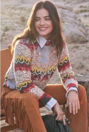 Fin de semana Pantalón de ante acampanado Max Mara usado por Lucy Hale en la colección Lucy Hale el 10 de septiembre de 2024