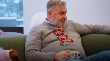 Suéter de lana Gucci Snake Jacquard usado por Todd Newport como se ve en The Real Housewives of Salt Lake City (S05E02)