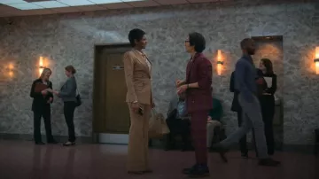 Pantalones de lana con puños de pierna ancha de Smythe usados por Jax Stewart (Emayatzy Corinealdi) como se ve en Duda razonable (S02E06)