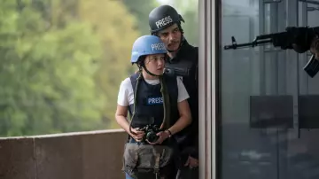 Accessories and Furniture of Civil War Movie: Jessie (Cailee Spaeny) used Nikon Camera