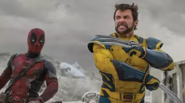 Disfraces de la película de Deadpool y Wolverine: Hugh Jackman como Logan usa las icónicas garras de Wolverine