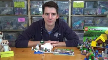 Minecraft L’igloo de glace de Lego présenté par Thomas Panke dans LEGO® Minecraft 21142 - Eisiglu YouTube video