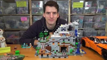 La grotte Minecraft de Lego montrée par Thomas Panke dans LEGO® Minecraft 21137 - Die Berghöhle Vidéo YouTube