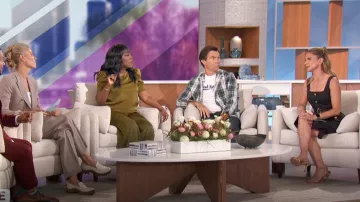 Mocasín DKNY Lug Sole usado por Amanda Kloots como se vio en The Talk el 25 de septiembre de 2024