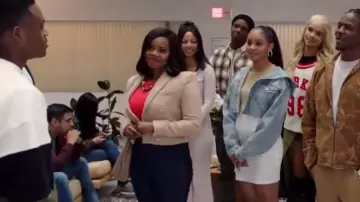 Blazer en tweed L’Agence Almond Inez porté par Amara Patterson (Kelly Jenrette) vu dans All American : Homecoming (S03E13)