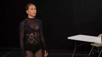 Combinaison en dentelle de fleur Wolford portée par Keisha McCalla (Netta Walker) comme on le voit dans All American : Homecoming (S03E13)