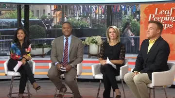 Chemise Alice + Olivia Willa en Le Parisien Noir portée par Sheinelle Jones comme on le voit dans Today le 30 septembre 2024