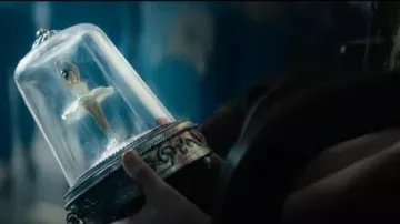Décor du film Ballerina : Ballerine dansante Boîte à musique d’Eve (Ana de Armas) dans le spin-off From the World of John Wick