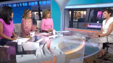 Saloni Isa Ruffled Floral-Print Silk-Georgette Midi Dress worn by Savannah Guthrie as seen in Today on October 1, 2024