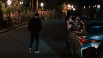 Zapatillas de cuero Nike Killshot 2 usadas por Noah Roklov (Adam Brody) como se ve en Nadie quiere esto (S01E01)
