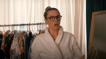 Ray-Ban RB7118 Dean worn by Joanne (Kristen Bell) as seen in Nobody Wants This (S01E04)