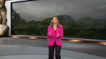 Blazer Hudson de Generation Love usado por Stephanie Abrams visto en CBS Mornings el 27 de septiembre de 2024