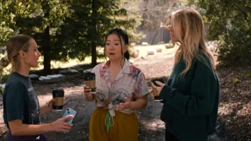 Jake And Jones Meals Latte Chef Pant porté par Ashley (Sherry Cola) comme on le voit dans Nobody Wants This (S01E05)