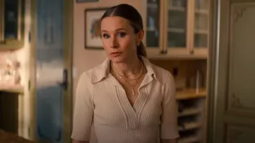 A.L.C. Adrian Top porté par Joanne (Kristen Bell) comme on le voit dans Nobody Wants This (S01E09)