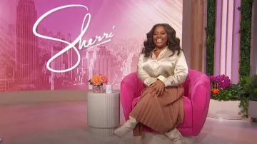 Nordstrom x Harlem's Fashion Row House of Aama Dandy Falda plisada usada por Sherri Shepherd vista en Sherri el 3 de octubre de 2024