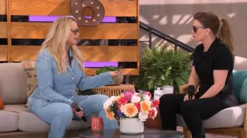 Veste en jean structurée Dolce & Gabbana portée par Miranda Lambert vue dans le défilé Kelly Clarkson le 24 septembre 2024