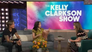 Vestido de punto de Tanya Taylor Leighton usado por Kelly Clarkson como se ve en The Kelly Clarkson Show el 26 de septiembre de 2024
