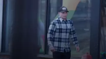 Camisa a cuadros de 7 Diamonds Generation™ usada por Andris como se ve en Welcome to Plathville (T06E11)