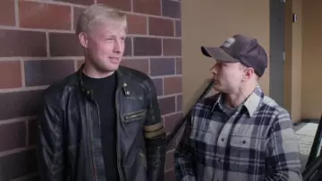 Chaqueta de moto de cuero genuino Noills Negra usada por Ethan Plath como se ve en Welcome to Plathville (S06E11)
