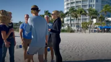 Lululemon Define Chaqueta corta Nulu usada por Veronica Peters como se ve en Welcome to Plathville (S06E12)