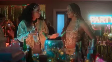 Bershka Rose Print Corset worn by Elle Argent (Yasmin Finney) as seen in Heartstopper (S03E05)