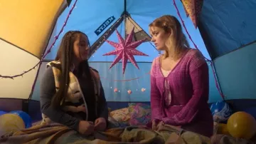 ASOS Design Knitted Tie Front Top Co Ord in Ombre Pink worn by Imogen Heaney (Rhea Norwood) as seen in Heartstopper (S03E06)