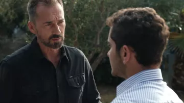 Looks from the series Tomorrow Belongs to Us: Martin Constant (Franck Monsigny) wears a black denim shirt G-Star in episode 1787