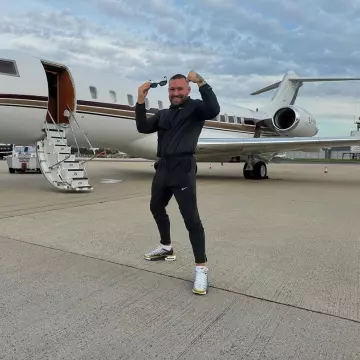 Nike Black Phenom Running Pants worn by Conor McGregor on the Instagram account @thenotoriousmma