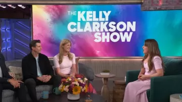 Milly Juliet Jupe midi plissée en taffetas à imprimé floral portée par Alexandra Reeve Givens telle que vue dans le spectacle The Kelly Clarkson le 7 octobre 2024