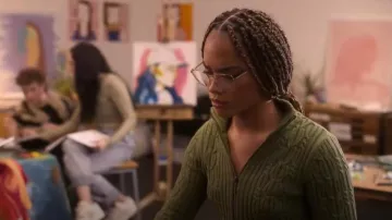 Reclaimed Vintage Zip-Up Cropped Cable Cardigan in Khaki worn by Elle Argent (Yasmin Finney) as seen in Heartstopper (S03E07)