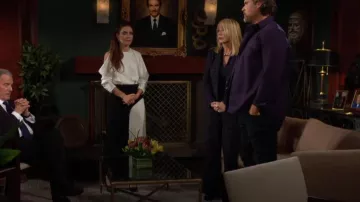 Top de hombros fríos de Simkhai Marisa usado por Victoria Newman (Amelia Heinle) como se ve en The Young and the Restless el 18 de septiembre de 2024