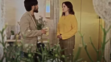 Vero Moda Sayla Rib Crop Sweater worn by Mabel Mora (Selena Gomez) as seen in Only Murders in the Building (S04E07)