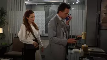 Sac de tous les jours Zadig & Voltaire Borderline porté par Victoria Newman (Amelia Heinle) comme on le voit dans Les Feux de l’Amour le 18 septembre 2024