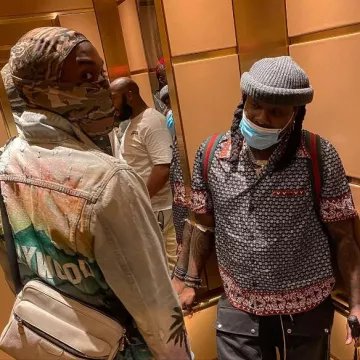 Rhude Black Snap Pocket Cargo Pants porté par Meek Mill sur le compte Instagram @ogee3310