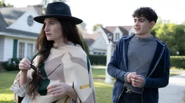 Agatha All Along TV show outfits: Teen (Joe Locke) is wearing distressed sweater in season 1, episode 2