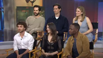 Chaqueta de ante All Saints Marques en marrón tabaco usada por Lamorne Morris como se ve en Today el 8 de octubre de 2024