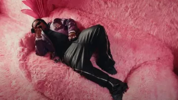 Rick Owens Black Waxed Bolan Banana Zip Jeans porté par YTB Fatt dans YTB Fatt - Hustler (Official Music Video)