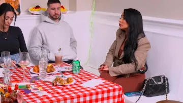 Chanel Bolso de solapa CC Chain Link de cuero acolchado negro 19 usado por Angelina Pivarnick como se ve en Jersey Shore: Family Vacation (T07E20)