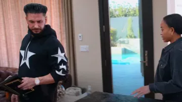 Sudadera con capucha Burberry Star Print usada por DJ Pauly D como se ve en Jersey Shore: Family Vacation (T07E20)