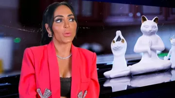 Hazel And Olive Dreaming Of Art Bow Blazer worn by Angelina Pivarnick as seen in Jersey Shore: Family Vacation (S07E20)