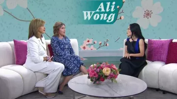 Jupe Cara Cara Clara en tuile Rita bleue portée par Jenna Bush Hager comme on le voit dans Today with Hoda & Jenna le 9 octobre 2024