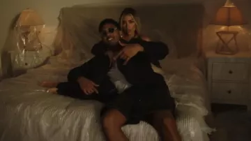 Louis Vuitton Monogram Negro Desteñido Carpenter Denim Shorts usados por Myke Towers en Myke Towers y Omar Montes - DINERO y FAMA (Video Oficial)