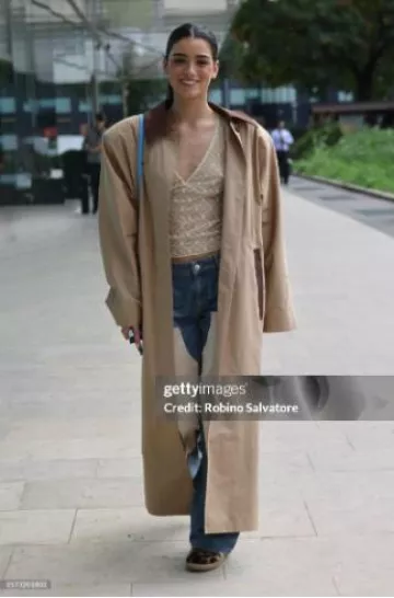 Are You Am I Dolce Top usado por Dixie D'Amelio en Milán el 19 de septiembre de 2024